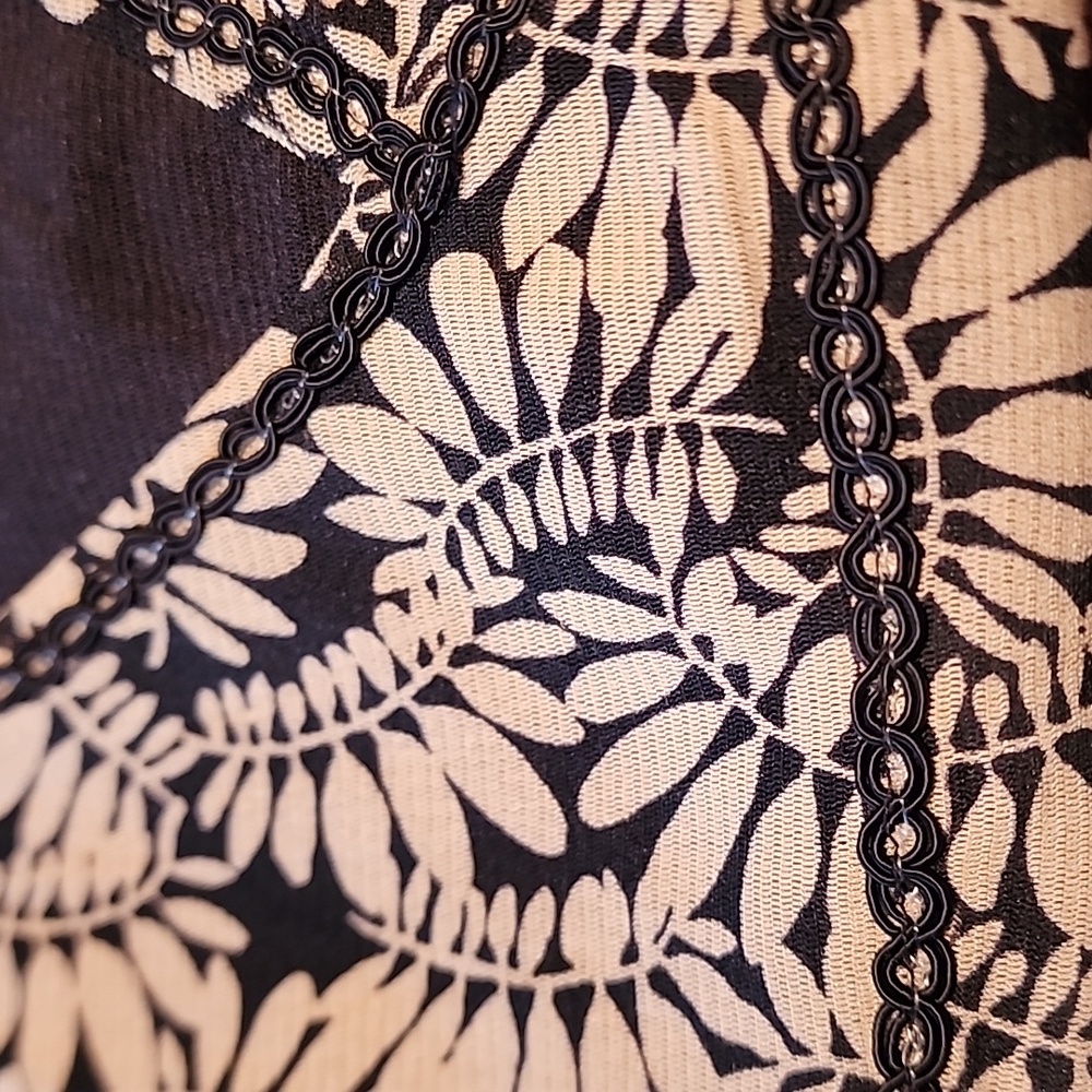 Detailed top - Picture 6 of 7